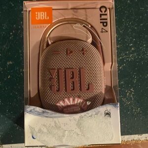 Portable speaker- JBL clip 4